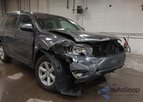 2010 Toyota Highlander Base V6 z USA, uszkodzony, nr VIN 5TDBK3EH5AS024781